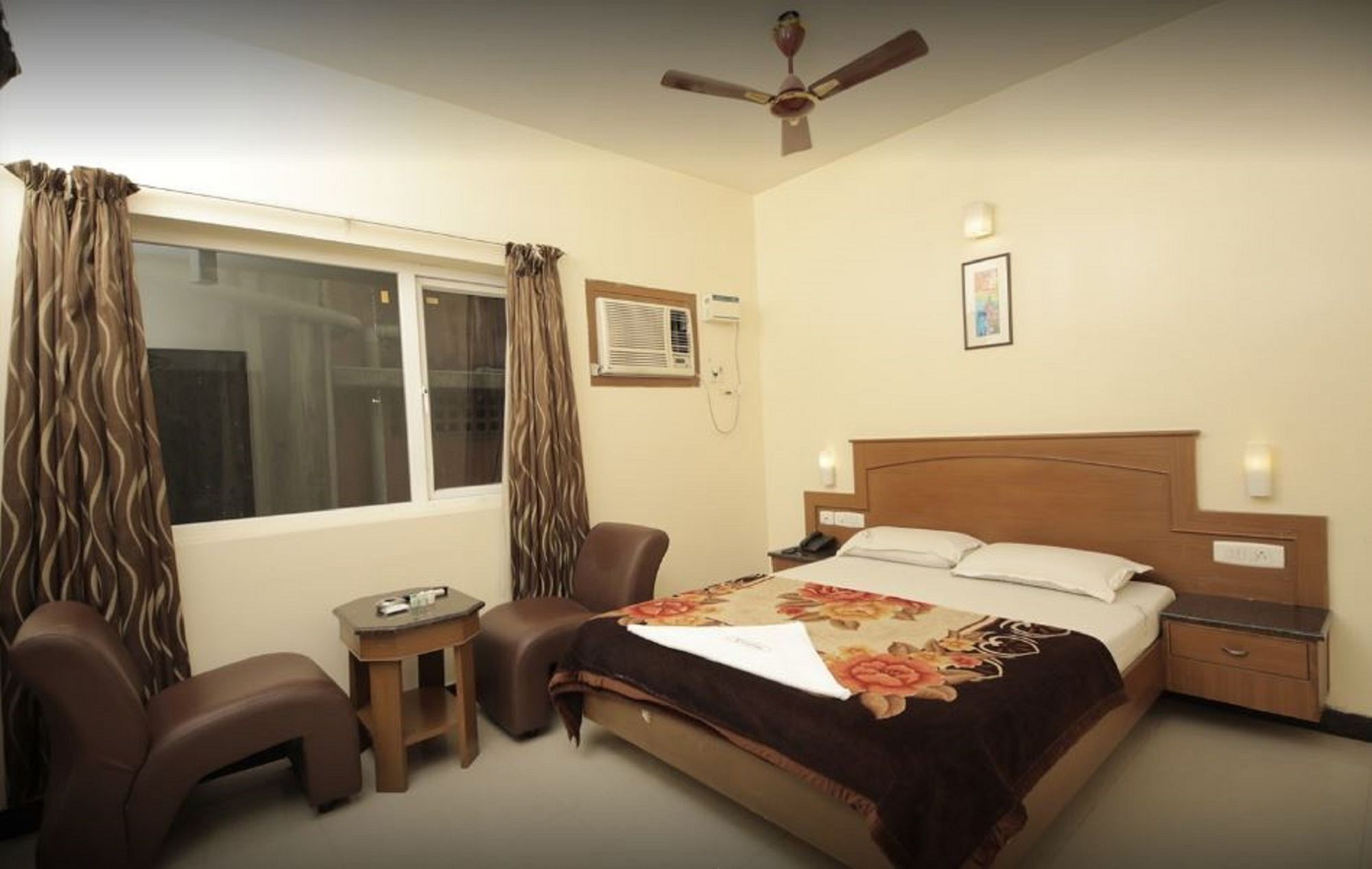 Krishna Inn Chennai Exterior photo